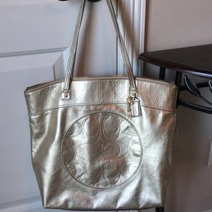 Gold coach Laura tote